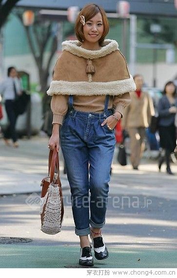 实拍日本街头斗篷装