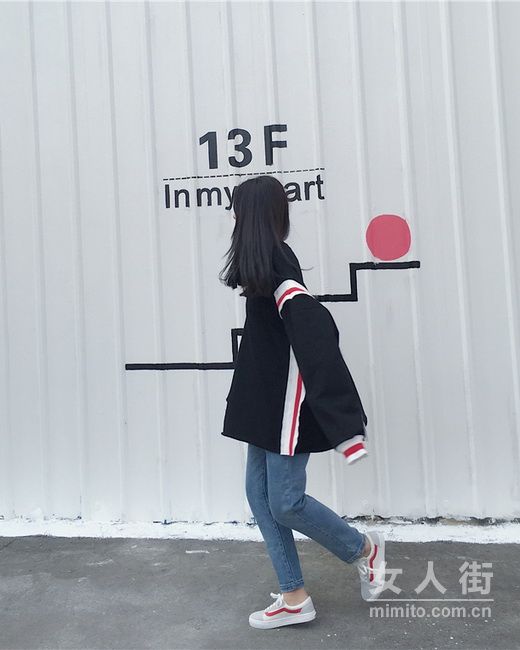 秋季运动风潮人,一件卫衣的时尚搭配
